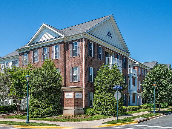 Townhomes and apartments exterior