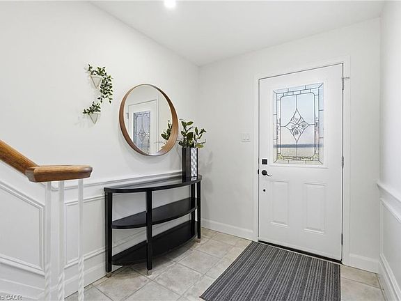 3rd image of 2252 Upper Middle Rd #4