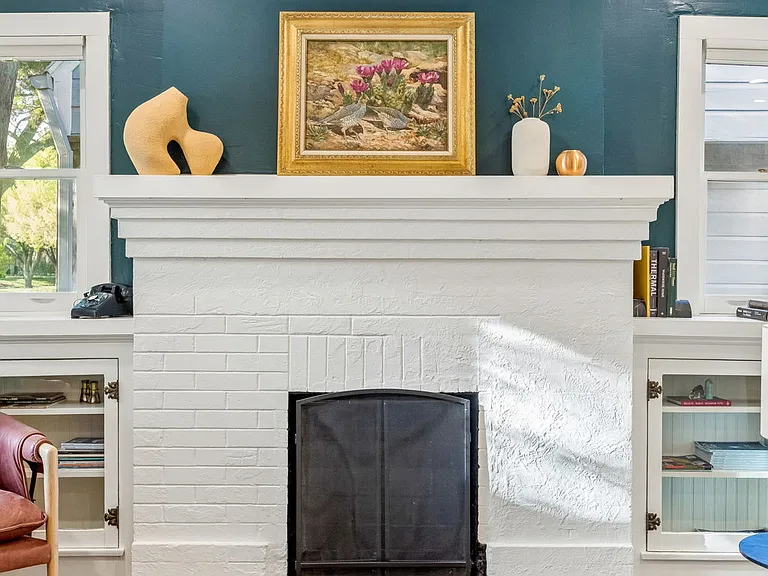 310 N Montclair Ave — Photo 5