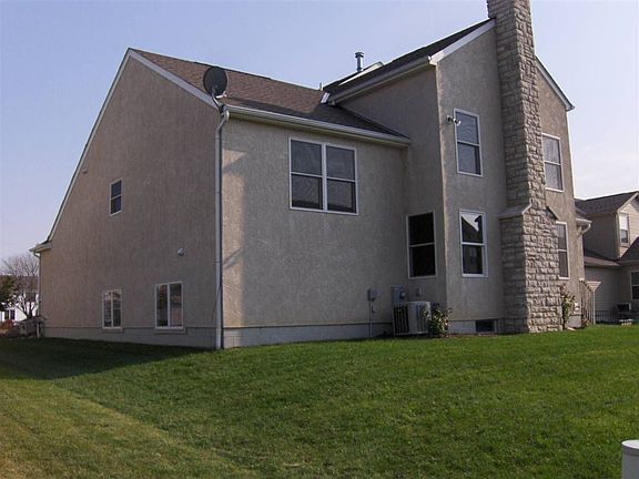 3rd image of 3071 Walkerview Dr