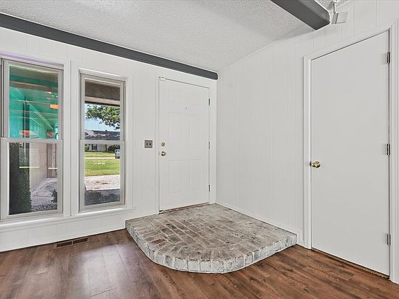 4th image of 4204 E 52nd St