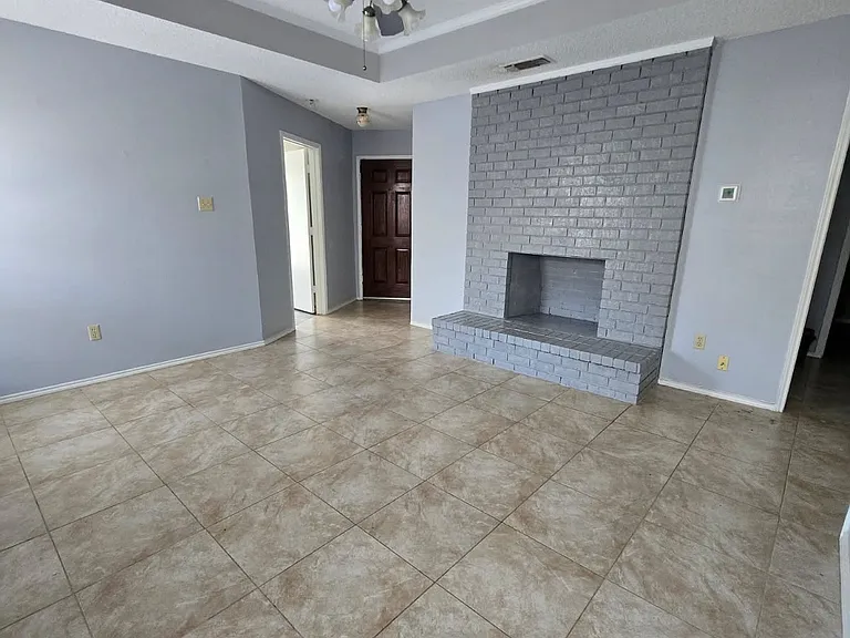 5221 Wild Horse Ct — Photo 4