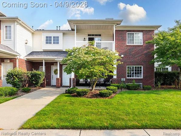 5439 Twin Oaks Dr