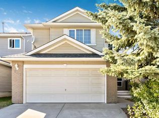 207 E Citadel Peak Cir NW, Calgary, AB T3G 4E9