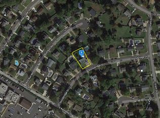 8 Stoney Bridge Rd, Laurel Springs, NJ 08021