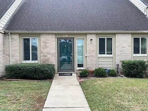 2142 Greenbriar Colony Dr Photo 1