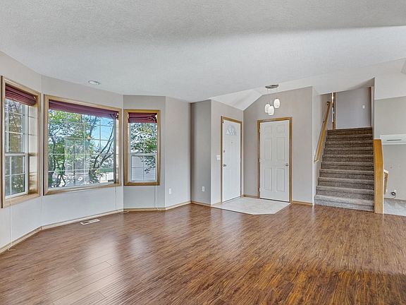 3rd image of 409 S Sonora Ln