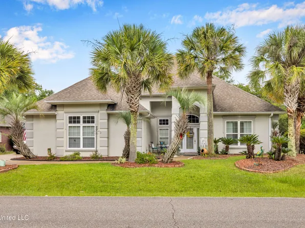 8354 Makiki Dr, Diamondhead, MS 39525