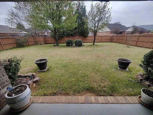 4 bed, 1932 sqft, $1,875 — Photo 2