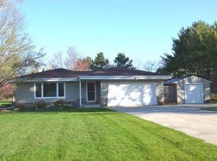 W311S8655 Cherokee Pass, Mukwonago, WI 53149