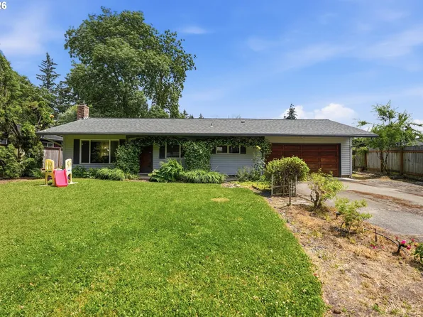1704 N Meadow Ln, Newberg, OR 97132