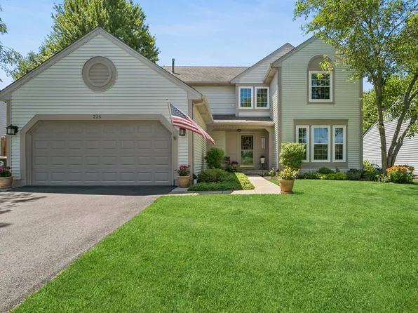225 E Brittany Ln, Hainesville, IL 60030