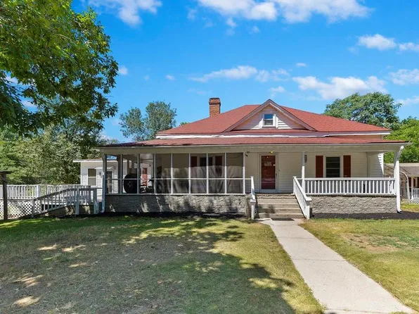 21 Champlain Dr, Greenville, SC 29611