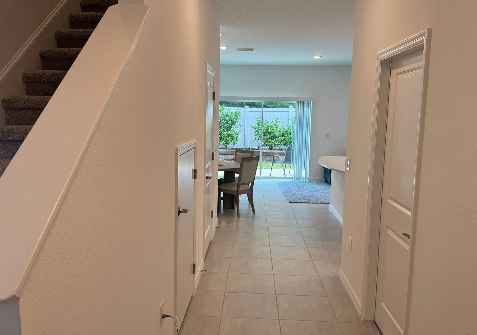 Unfurnished Annual Rental — Photo 3