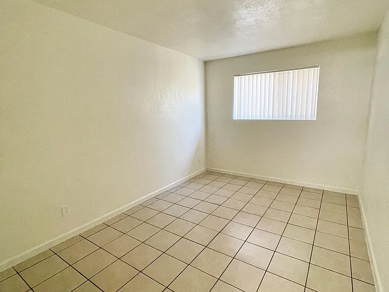 1331 E Vista Ave #3 — Photo 5