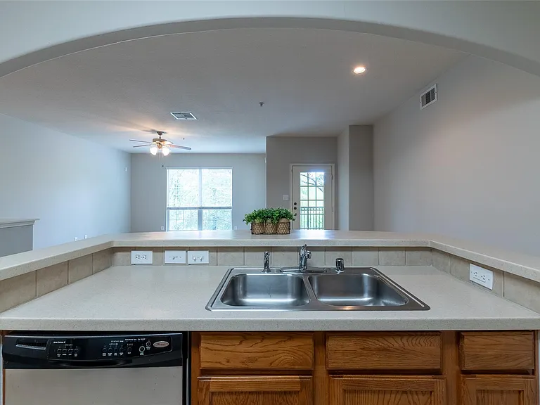 6607 Lake Woodlands Dr #624 — Photo 12