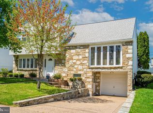 9816 Ferndale St, Philadelphia, PA 19115