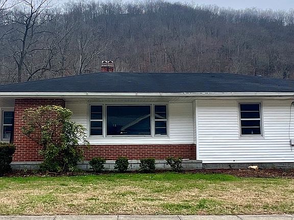 2nd image of 1320 Riverside Dr