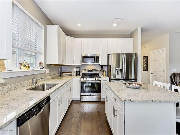 4th image of 310 Cedarwood Ct