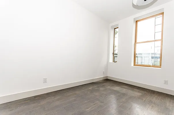 Rented by EXR | media 8