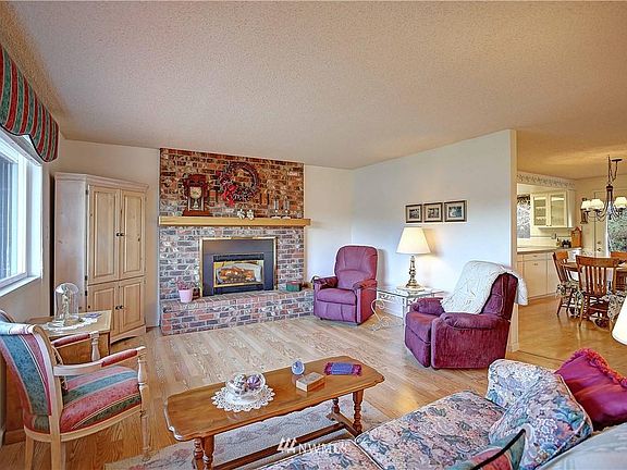 4th image of 440 Stirling Dr