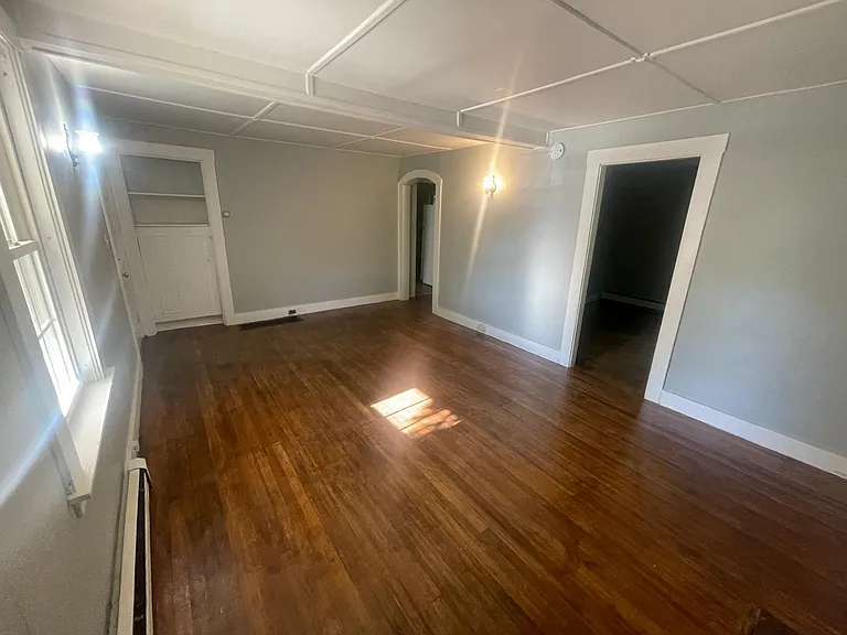 105 Main St #7 — Photo 6