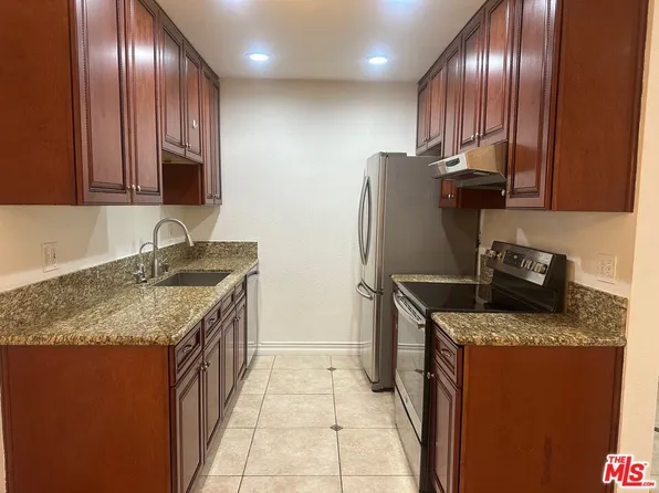 8650 Belford Ave APT 225, Los Angeles, CA 90045