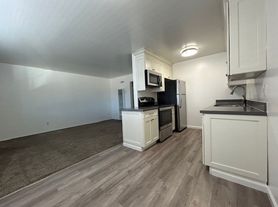 1 bedroom 1 bath, apartment is perfect for those seeking a comfortable and convenient living space., 1 br / 1.0 ba, $2150
