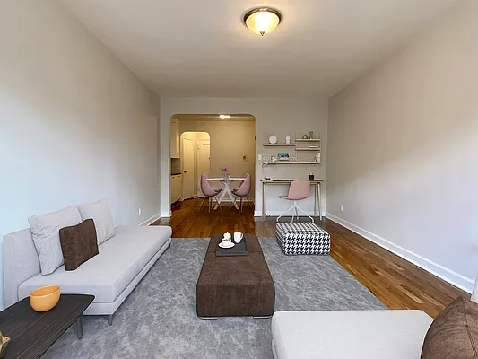 Rented by Metropolitan Equities | media 3