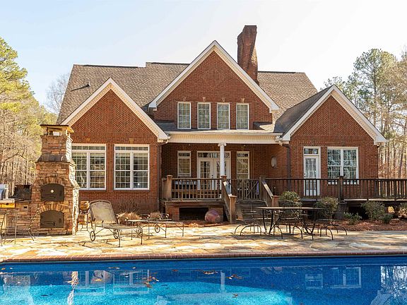 2nd image of 1252 Canoe Creek Rd