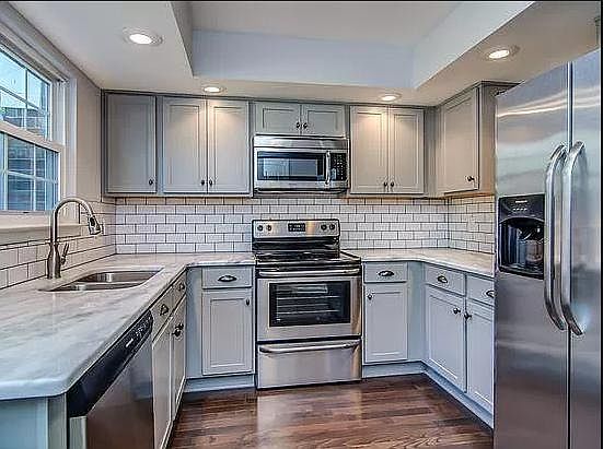 5th image of 222 Brattlesboro Pl