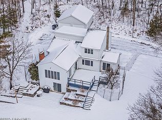 13 Joy Ln, Troy, NY 12180