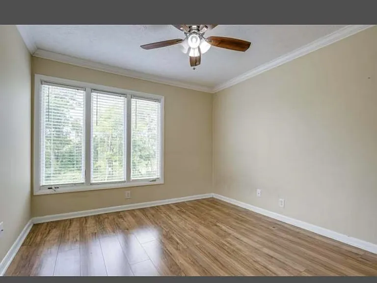 218 Raintree Dr — Photo 6