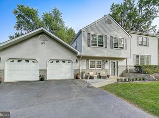 909 Oakbourne Rd, West Chester, PA 19382