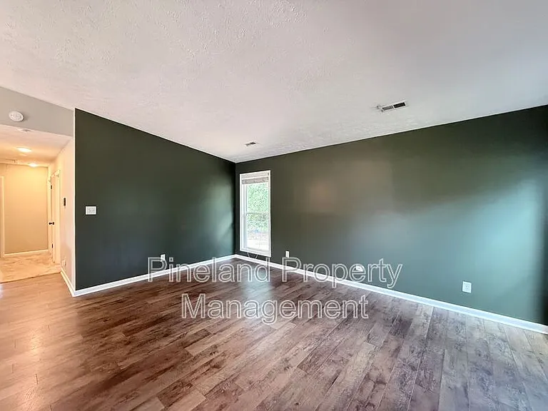 890 Bridgette St — Photo 9