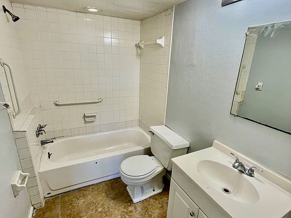 5th image of 525 Morgan Ave APT 5