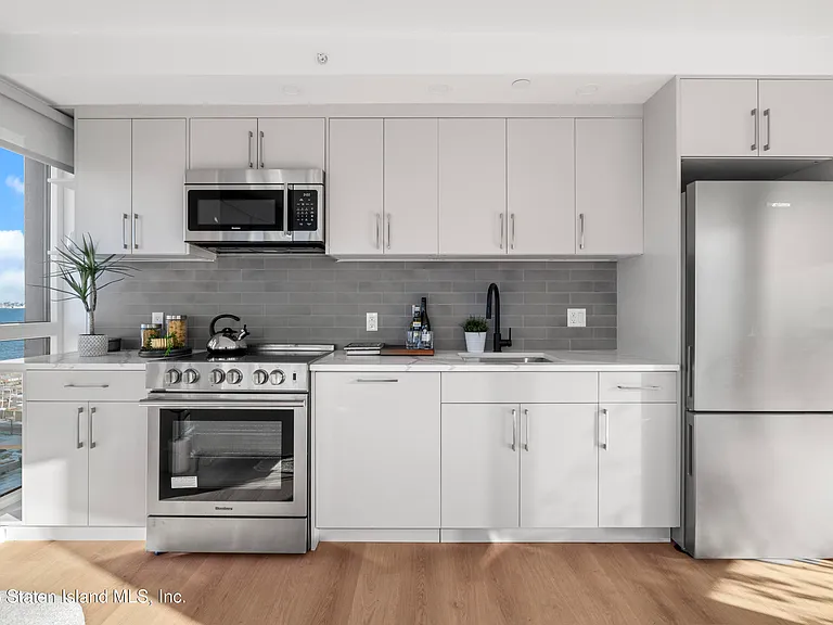 5 Stuyvesant Pl #7C — Photo 12