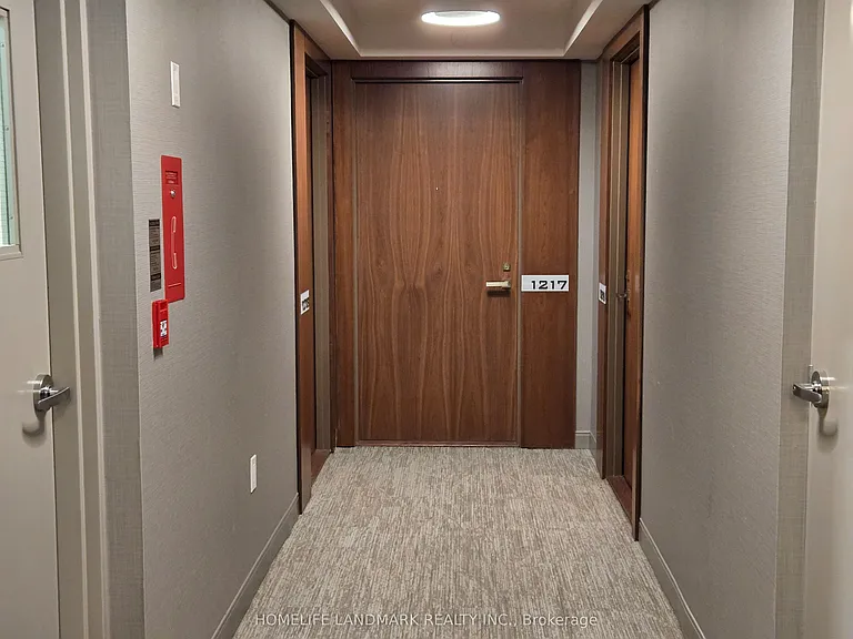 275 Village Green Sq #1217 — Photo 3