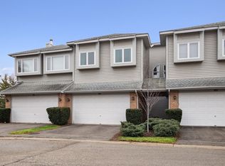 1039 Arbor Ct, Mount Prospect, IL
