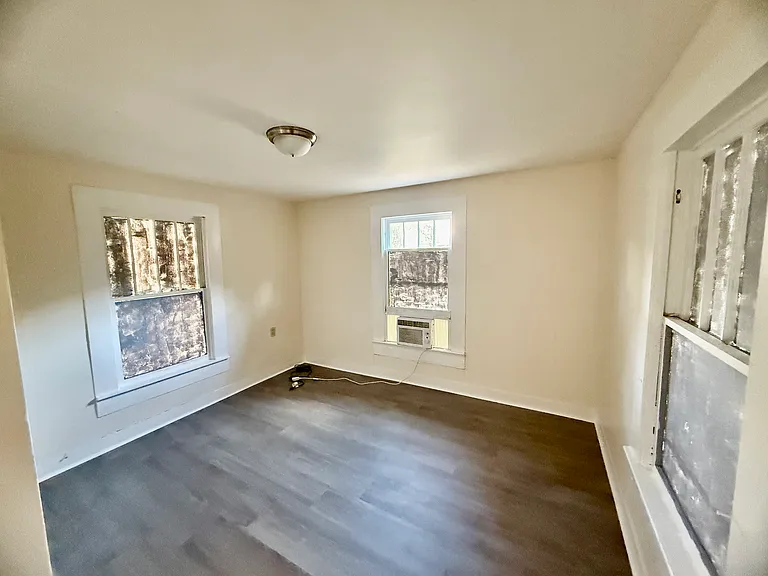 470 S 3rd St — Photo 17