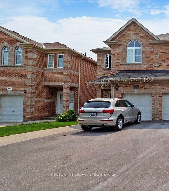 1st image of 385 Comiskey Cres