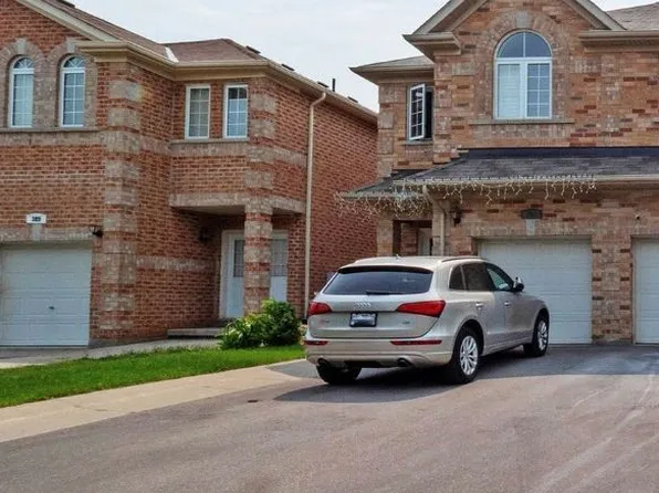 385 Comiskey Cres, Mississauga, ON L5W 0C6