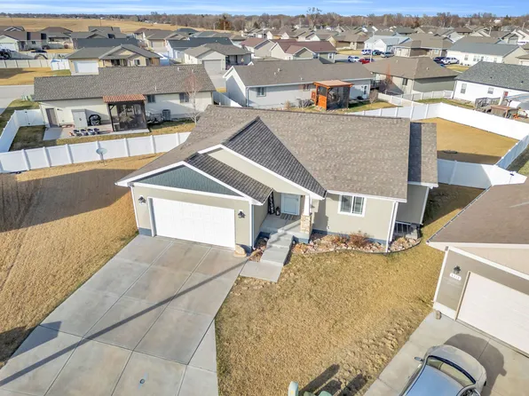 4322 Indian Grass Cir S, Grand Island, NE 68803