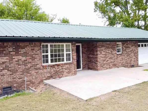 (undisclosed Address), London, AR 72847