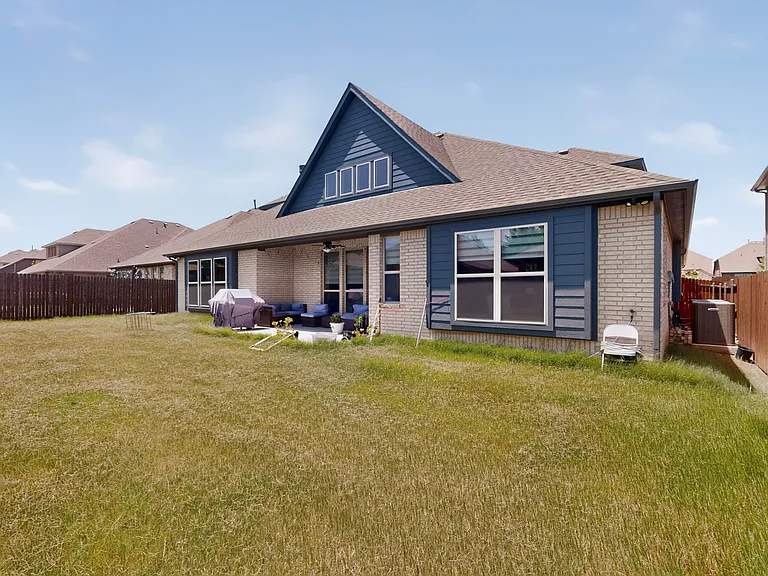 2905 Emerald Trace Dr — Photo 45