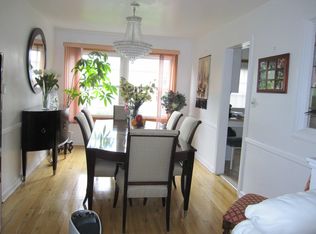 121 Manhasset Ave, Manhasset, NY 11030