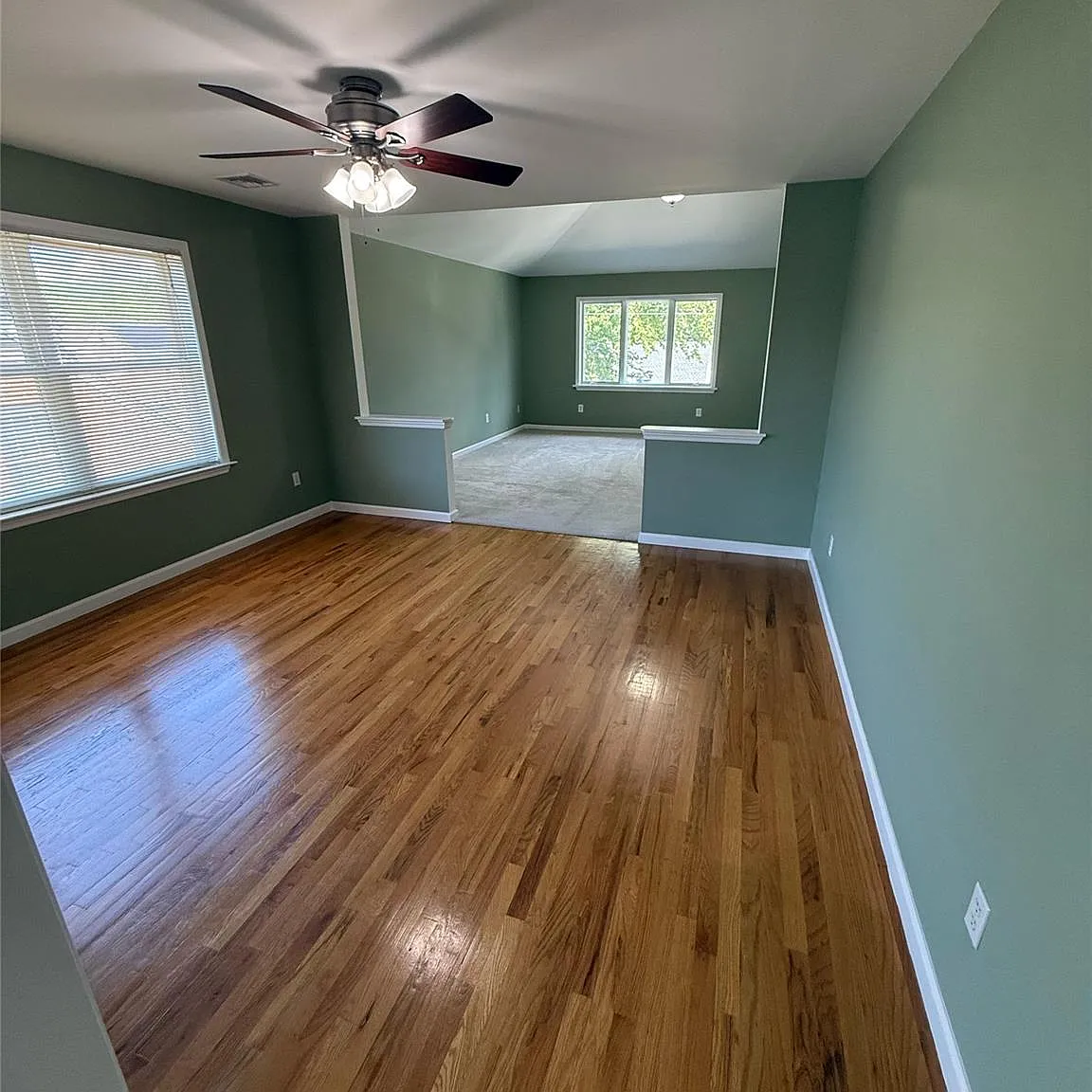 3 bed, 2.0 bath, 2200 sqft, $3,800 — Photo 2