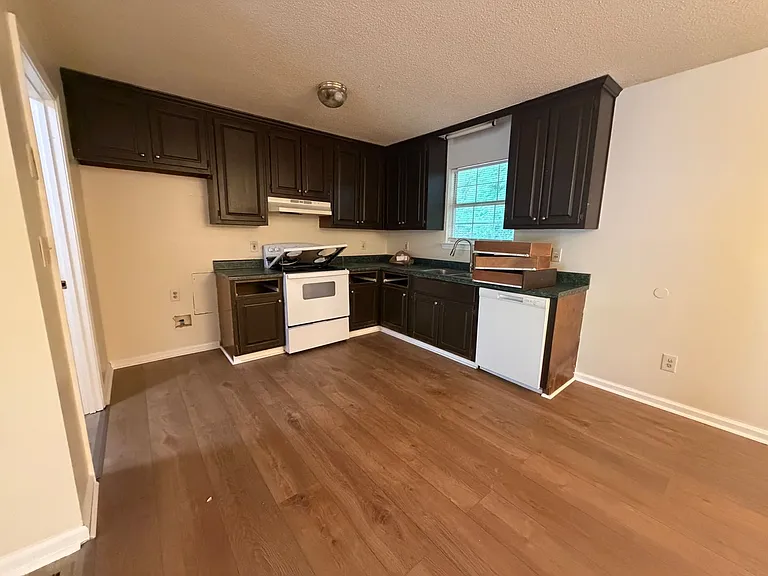 91 Bailey Dr — Photo 10