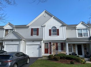 333 Shadybrook Ln, Aurora, IL 60504