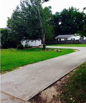3rd image of 412 Dennis Ave